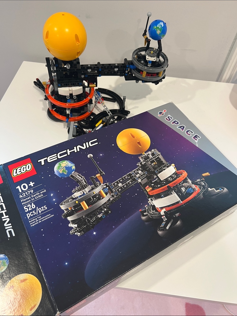 Lego Technic Solar System Model with Yellow Sun and Blue Earth 42179